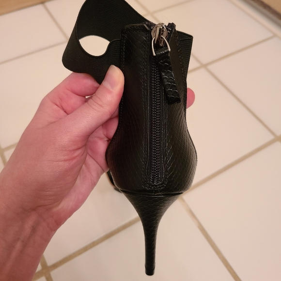 Simply Vera Vera Wang Ankle Strap Heels - Picture 7 of 12